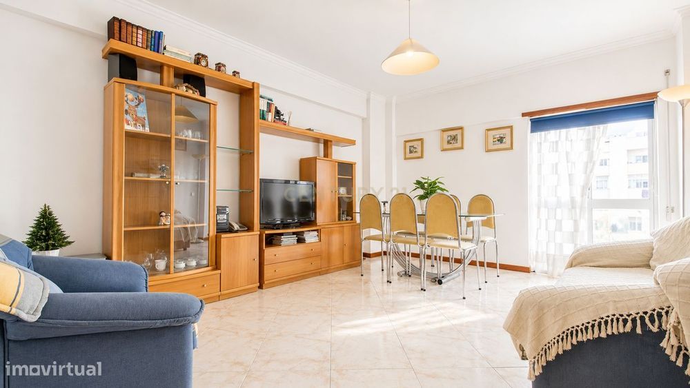 Apartamento T2 em Setúbal | Varanda, Elevador e Arrecadação