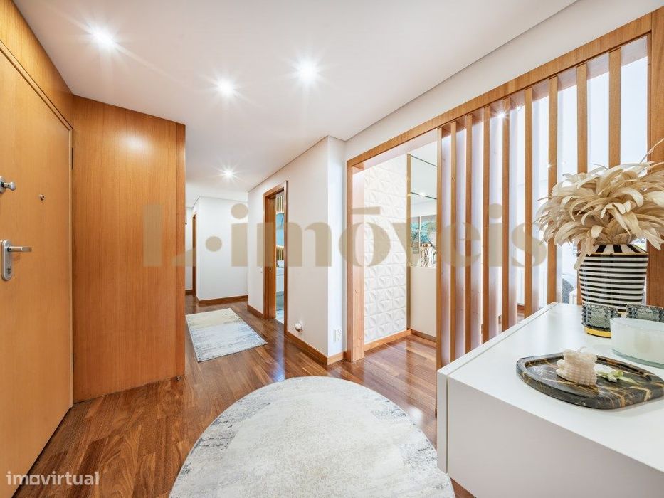 Apartamento T3, Mobilado E Equipado, No Fórum, Vizela.