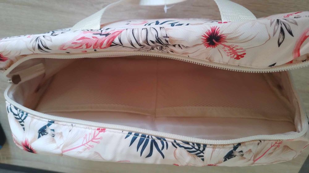 Duża kosmetyczka podróżna