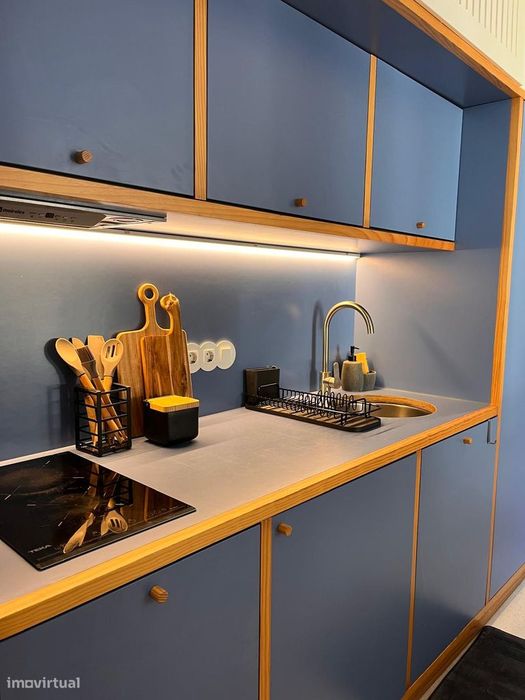 Arrenda-se apartamento T0 na prestigiada Avenida Serpa Pinto