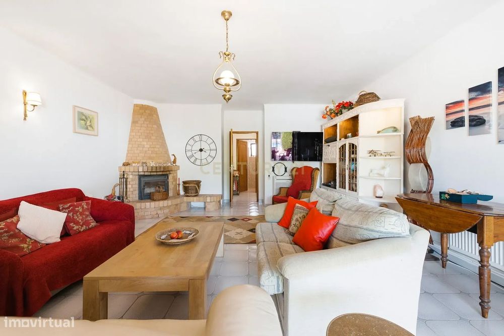 Moradia T4 Isolada Com Piscina, 5.050 M² De Terreno E Anexo Com Suite