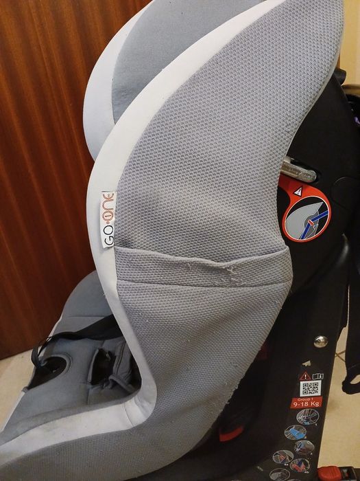 Duas cadeiras auto para destralhar uma delas com Isofix