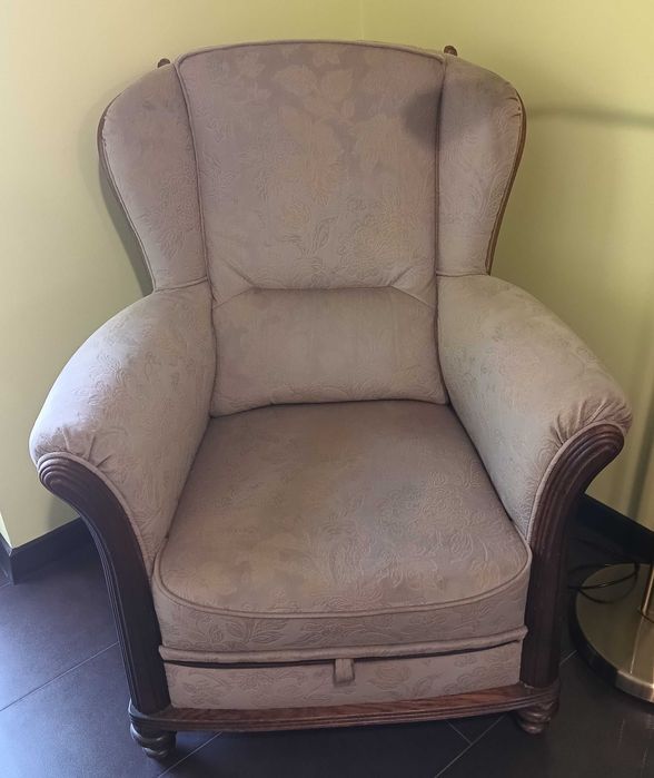 Niesamowicie wygodny, piękny fotel