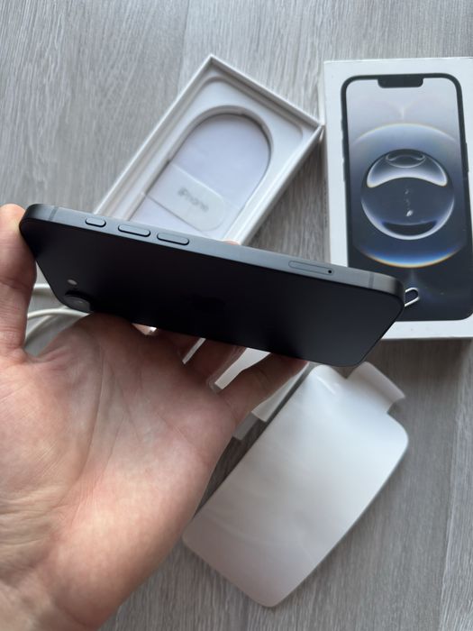 iPhone 16e 128 gb фізична SIM, неверлок, стан нового