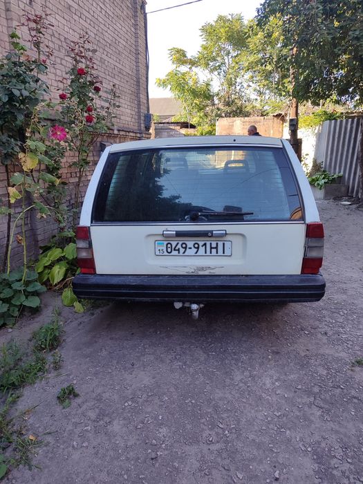 Автомобіль Volvo 740 GL