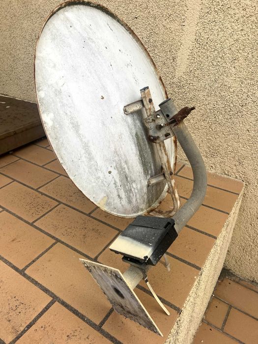 Antena Parabólica TV com suporte