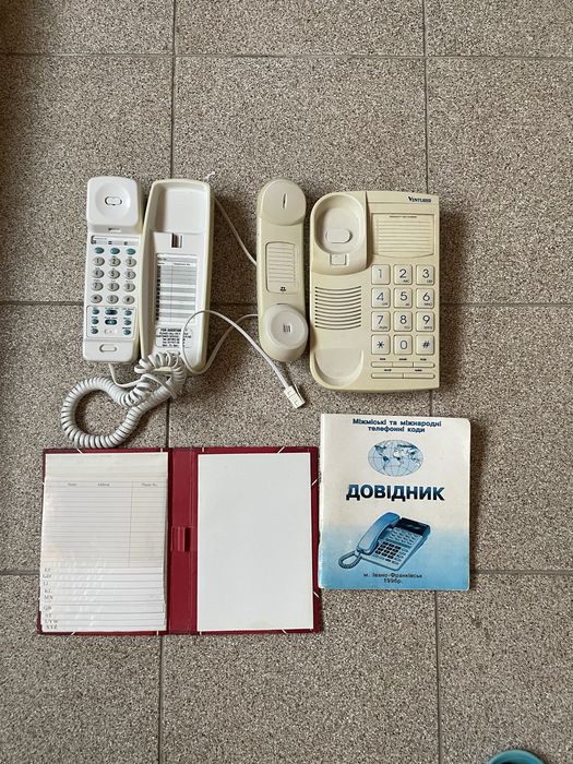 Телефон стаціонарний , записник, довідник