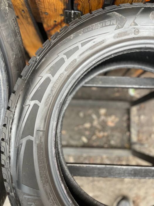 Б/у шини 225/60 r18 Goodyear