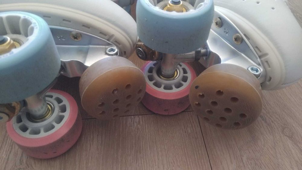 EDEA Rondo 245 Inline Skates – Ivory Color, Lightly Used + Mistral Chassis and Accessories64585482672130120
