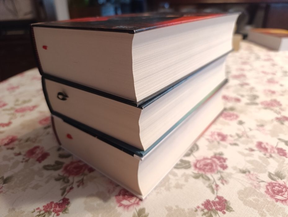 Bezkres Magii Rozjemca Elantris Brandon Sanderson