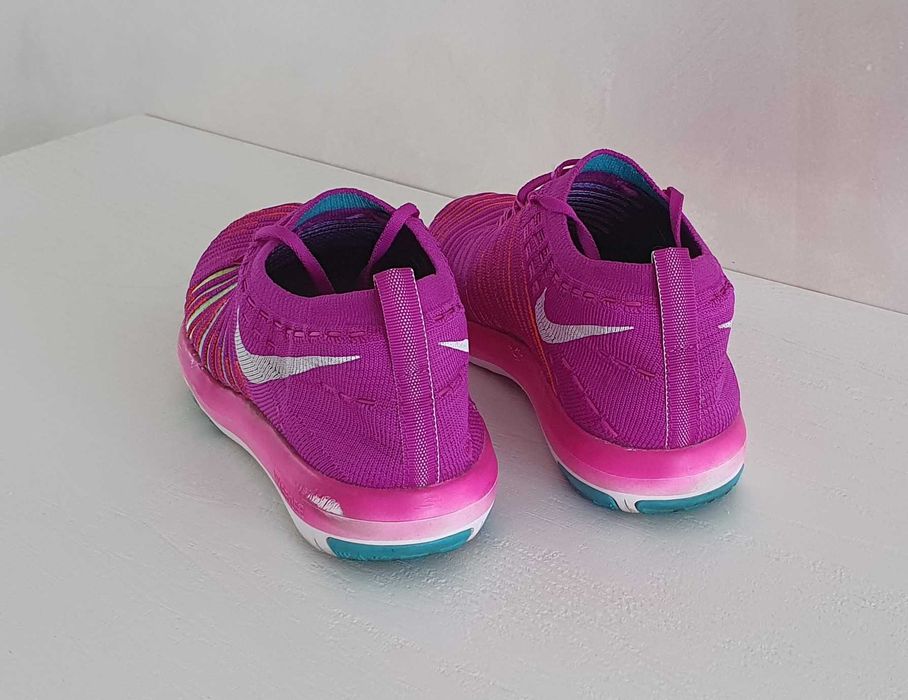 жіночі кросівки Nike