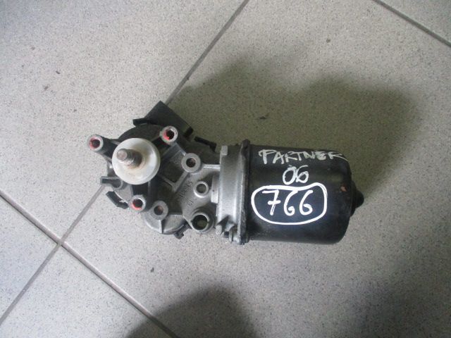 Motor Limpa Vidros Frente 9644210780 PEUGEOT PARTNER 2006 VALEO PEUGEOT PARTNER 2007 1.6HDI 90CV 3P BRANCO VALEO CITROEN BERLINGO 1 FASE 2  2003 1.9D 70CV 3P BRANCO PEUGEOT PARTNER 1 BREAK FASE 2 2007 1.6HDI 90CV 4P CINZENTA