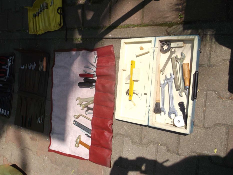 komplety kluczy samochodowych z epoki prlu