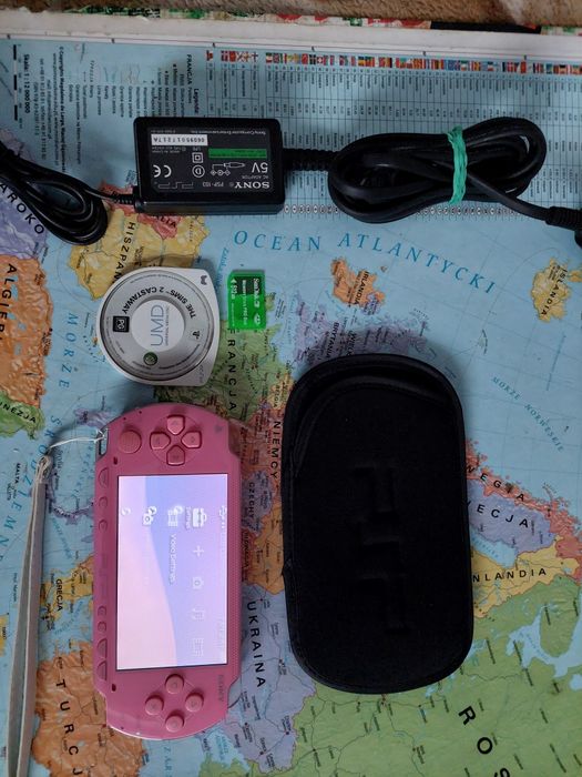 Konsola sony psp 1003 (1004) Pink 15 gier stan BDB