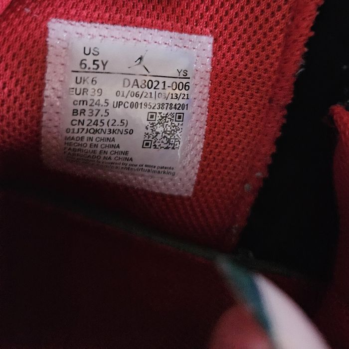 NIKE AIR JORDAN Max Aura 3 Bred rozm.39