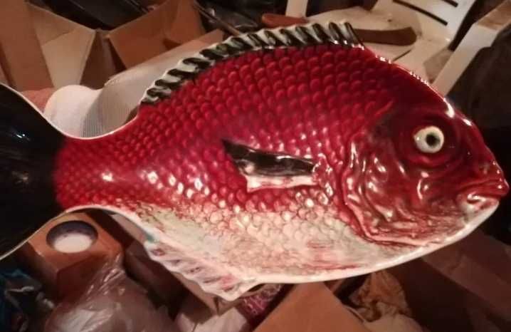 Travessa Peixe Vermelho Bordallo Pinheiro – Faiança Caldas da Rainha