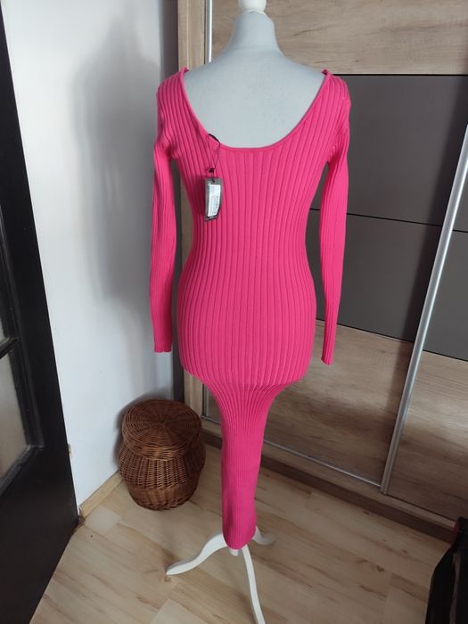 Różowa sukienka midi r.44