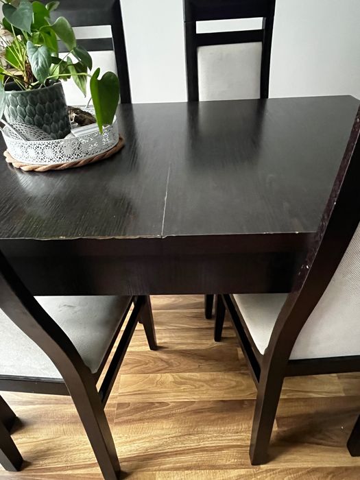 Stół 80x120 z 4 krzesłami