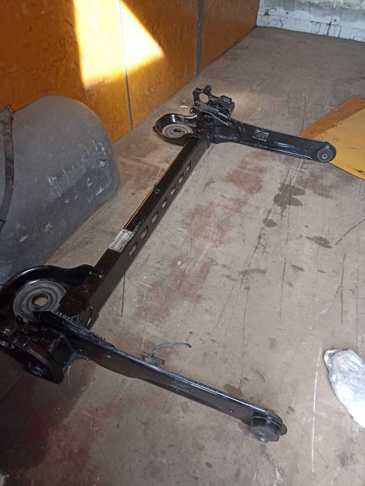 Балка задня задняя Рено Трафик Опель Виваро разборка розборка підрамник Нісан Прімастар оригинал