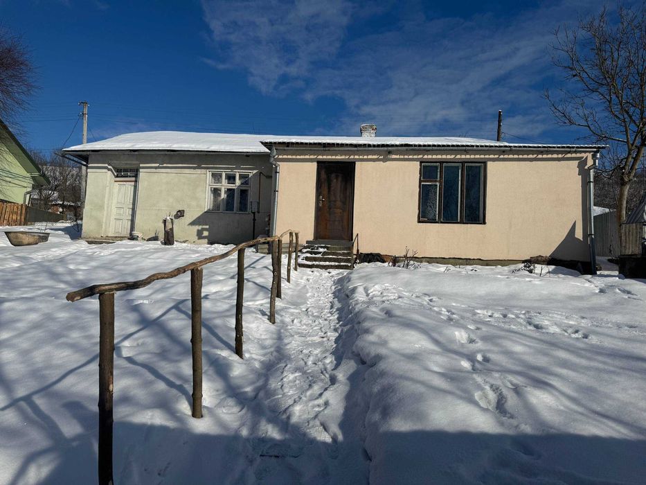 Продаж будинку в селі Палагичі, проведена вода, світло, газ.