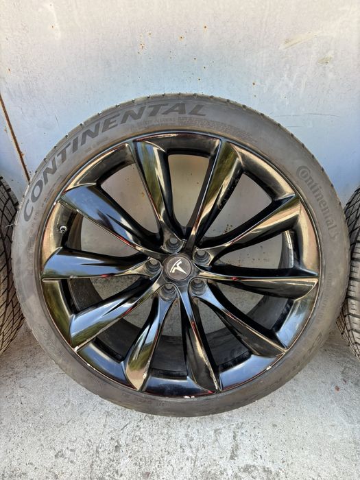 Комплект коліс в сборі 22 дюйми Tesla Model X