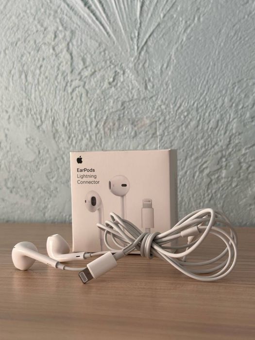 Навушники EarPods Lighting Connector
