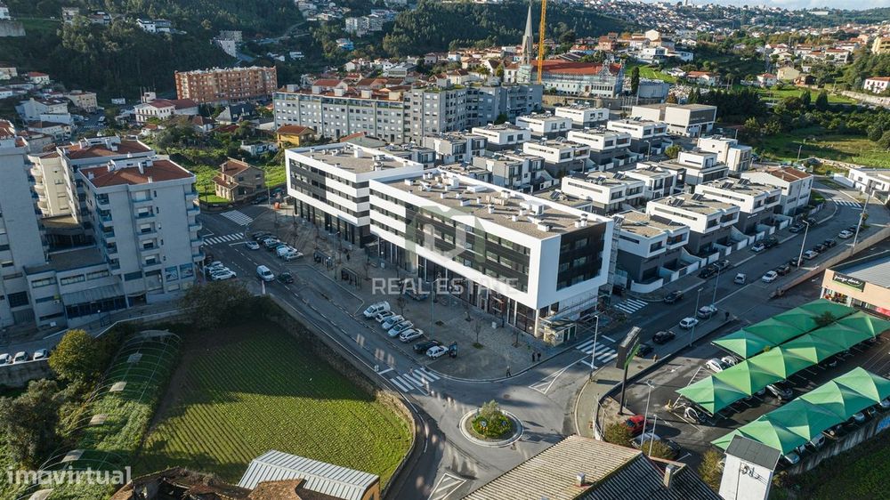 Loja Comercial em S. Pedro da Cova, Gondomar