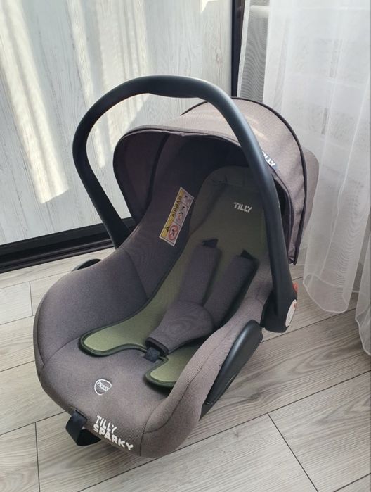 Продам автокрісло( автолюлька) 0+