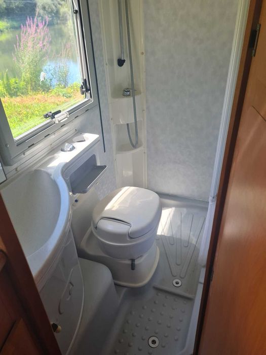 Autocaravana Adria/Fiat 6 Lugares Livrete