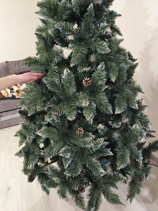 Продам ялинку штучну