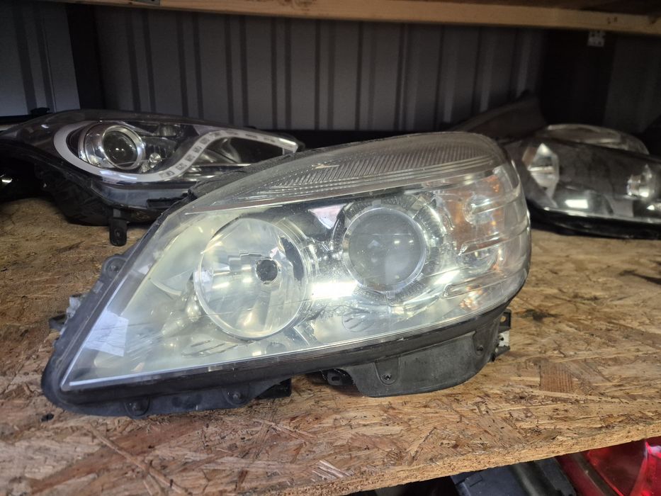 Lewa lampa mercedes w204 przed lift