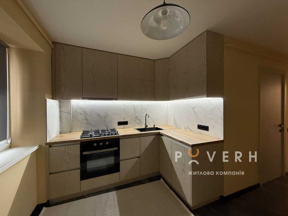 Продаж квартири з сучасним ремонтом і власною терасою Богородчани