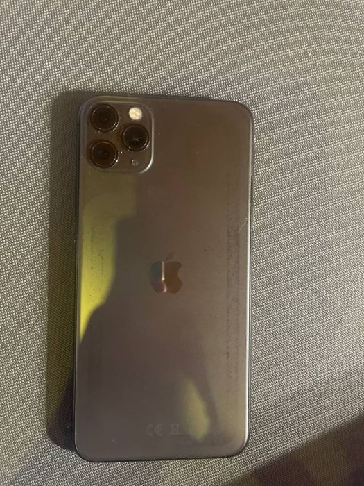 Iphone 11 pro max,256 75%battery