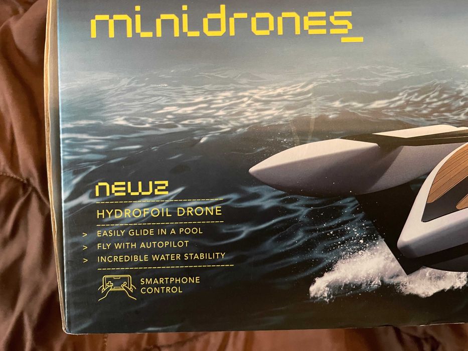 Parrot hydrofoil selado