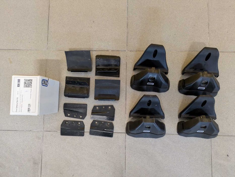 Barras Tejadilho Cruz Airo Fix + Kit para Renault Grand Scenic (2016+)