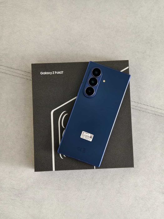 Samsung Galaxy Z Fold7 Azul