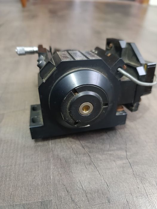 Лазерна головка Normoptik LBQ UV + датчик Baumer OADM 12I44