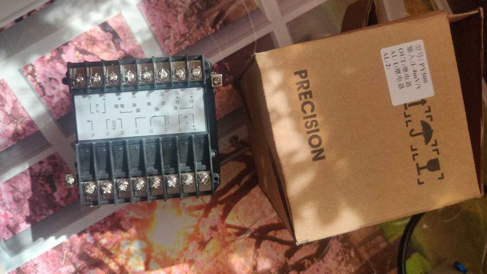 Цифровий індикатор тиску PY500