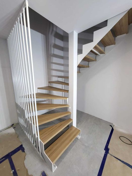 Schody policzkowe wewnętrzne