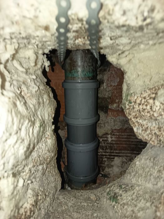 Canalizações, detector de fugas, instalação, desentupimento com maquin