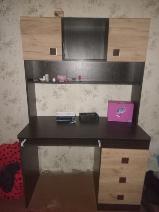 Продам письмовий стіл