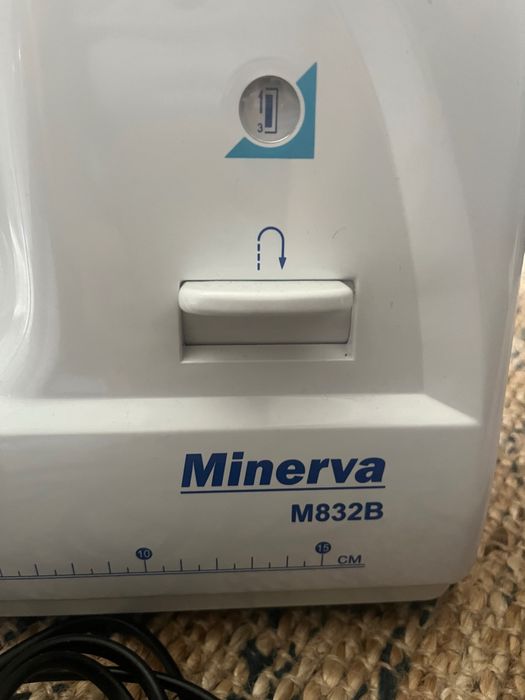 Maszyna do szycia Minerva M832B – używana, w dobrym stanie, 300 zł