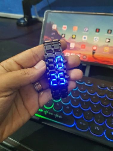 Zegarek LED Samurai, Lawa