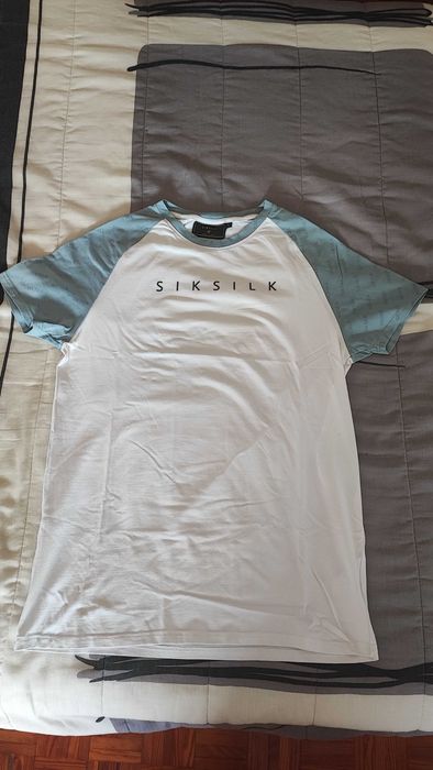 T-shirt Siksilk branca e azul
