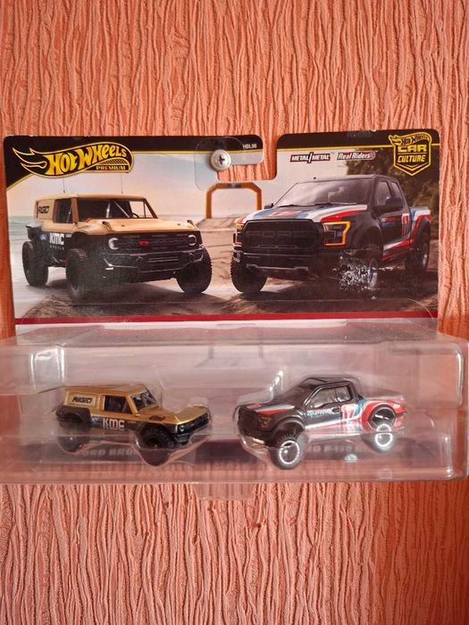 Колекція Hot Wheels 44 машинки: 6 Premium + Treasure Hunt, набір 1:64