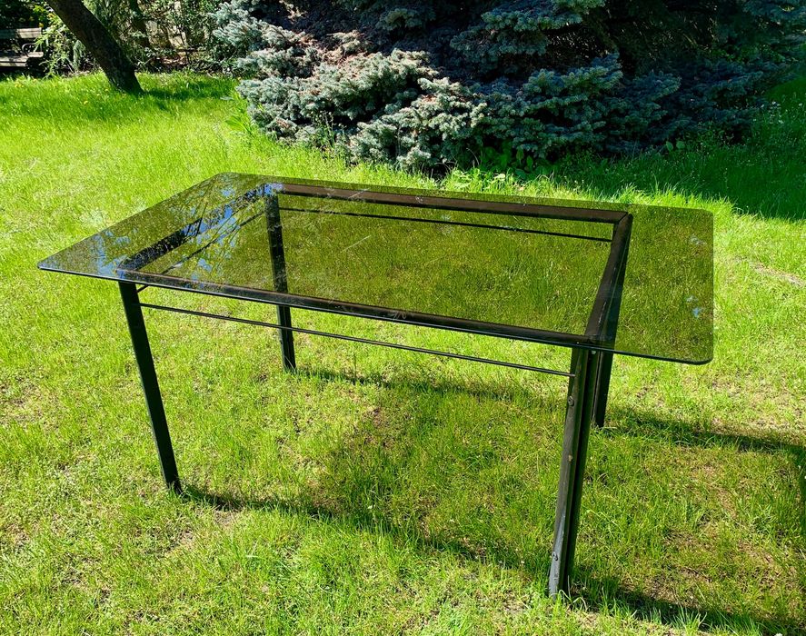Szyba przydymiona, podstawa metalowa - stół