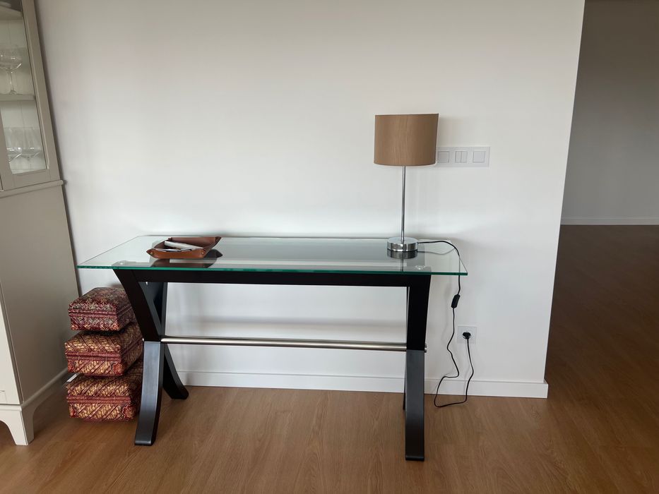 Mesa clássica em vidro- óptimo estado