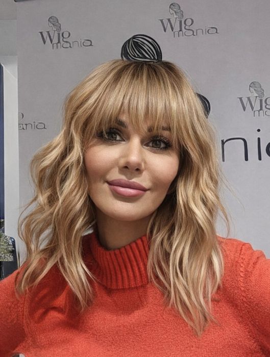 Peruka z włosów naturalnych beżowy blond z grzywką