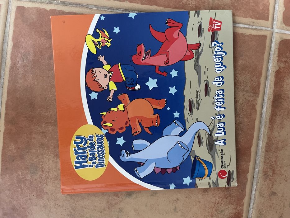 Livros infantis de capa dura