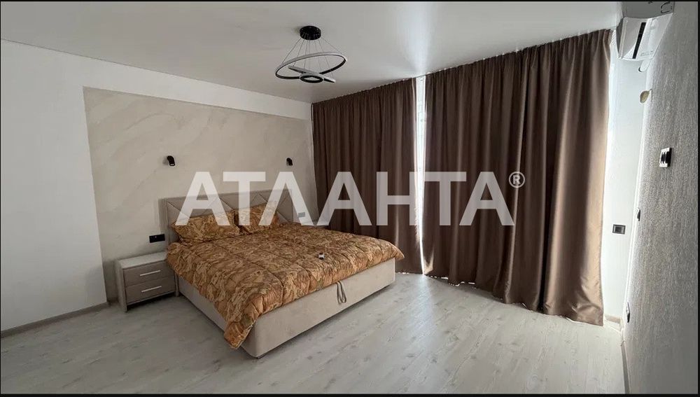 В продаже дом-таунхаус в Червоном хуторе мебель и техника
